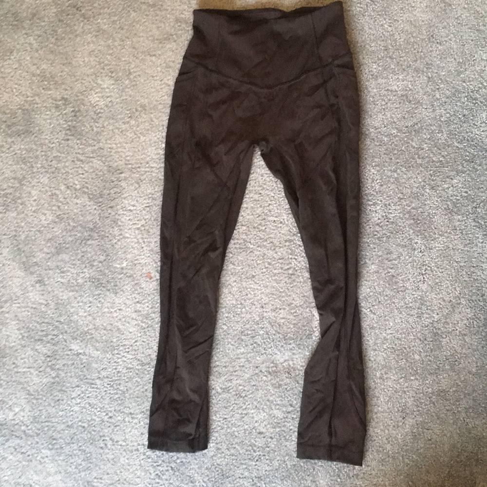 Lulu size 4 leggings